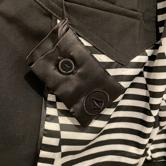 Volcom Blazer (Size Medium) - Picture 4 of 6